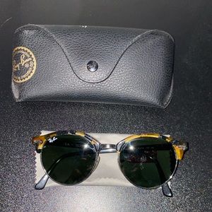 Clubround Ray Bans